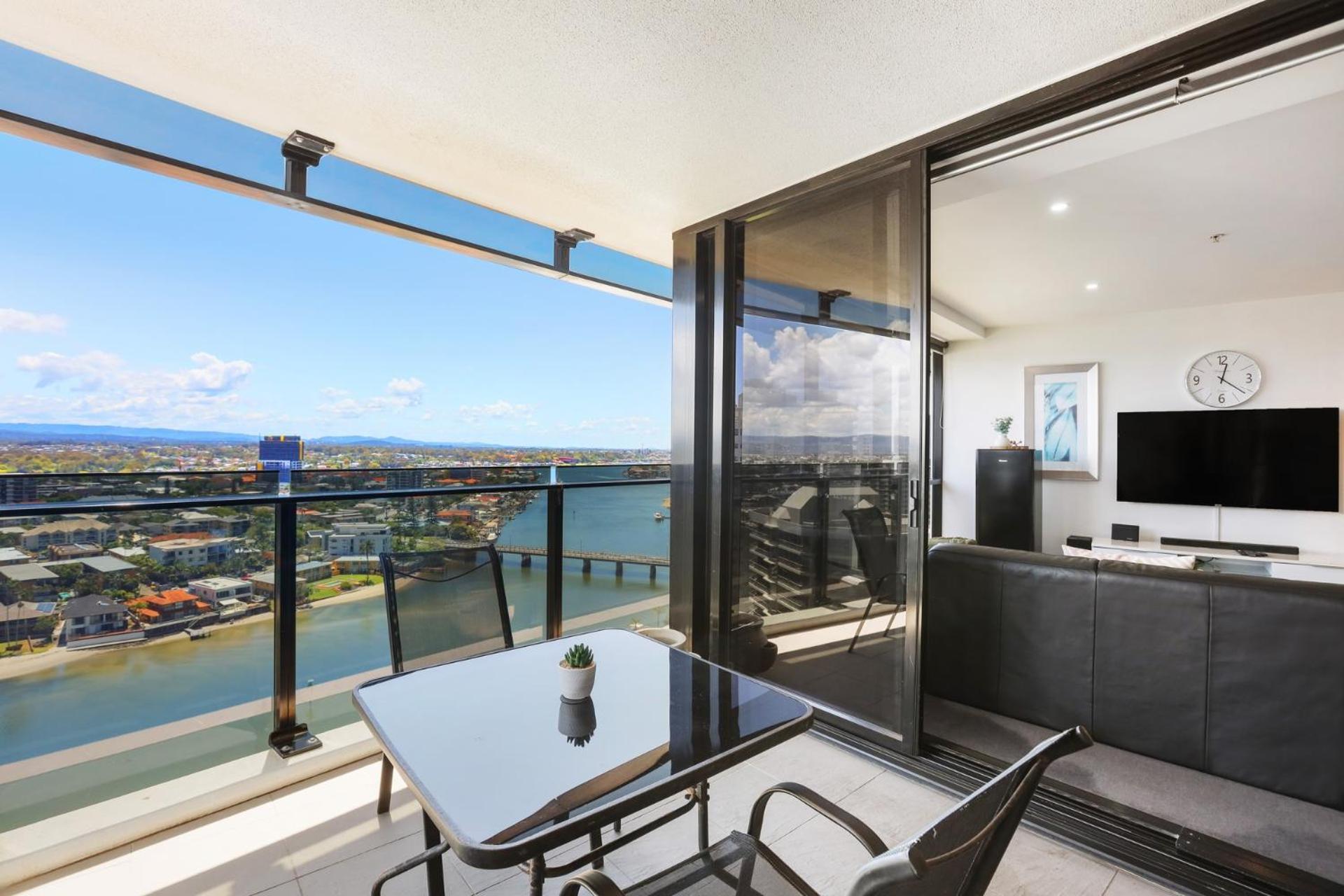 Circle On Cavill 2, 3, 4 & 5 Bedroom Skyhomes & Sub Penthouses By Gold Coast Holidays Exterior photo