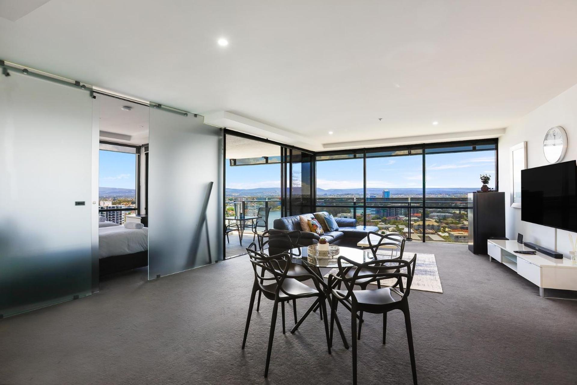 Circle On Cavill 2, 3, 4 & 5 Bedroom Skyhomes & Sub Penthouses By Gold Coast Holidays Exterior photo