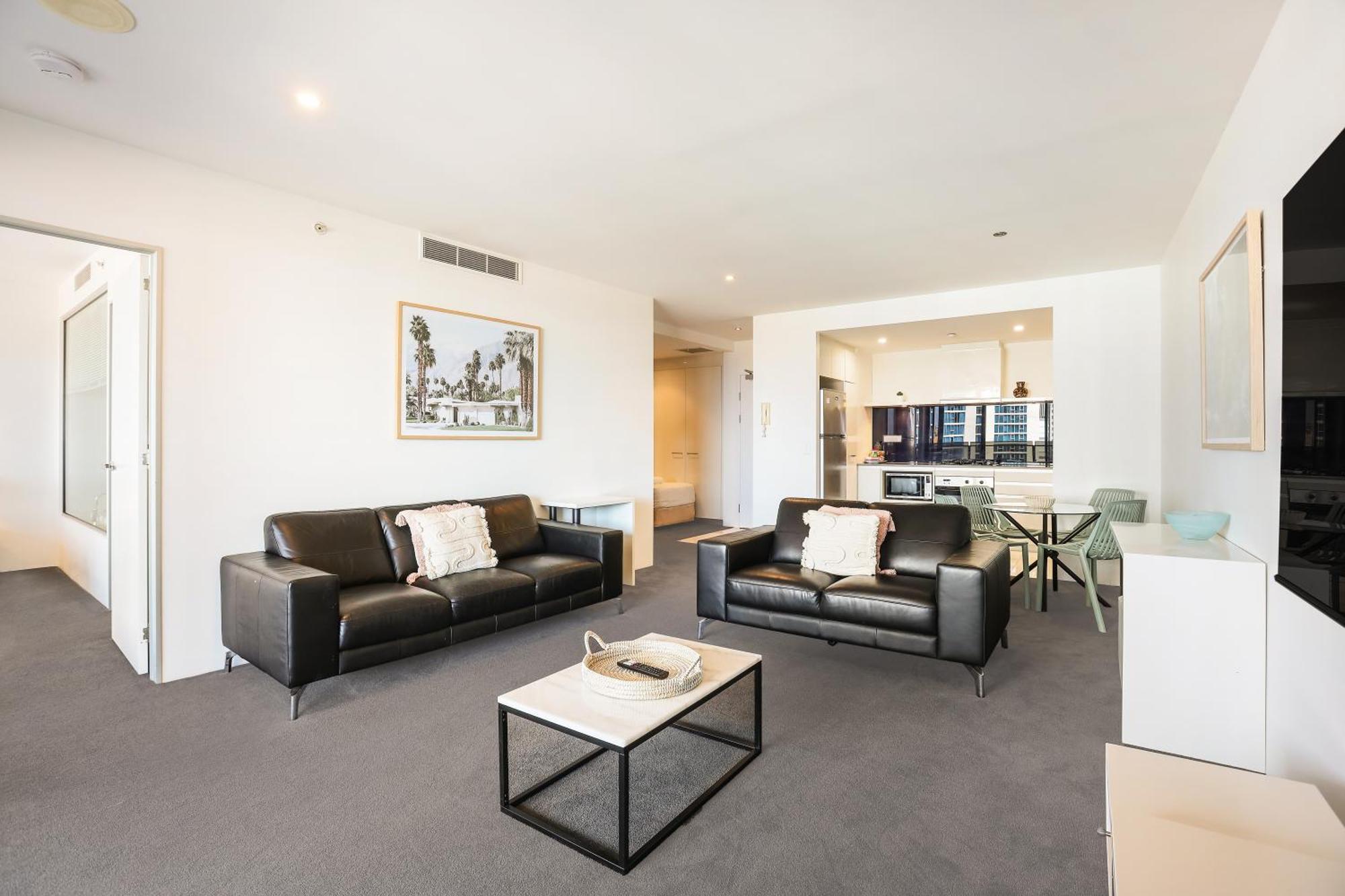 Circle On Cavill 2, 3, 4 & 5 Bedroom Skyhomes & Sub Penthouses By Gold Coast Holidays Exterior photo
