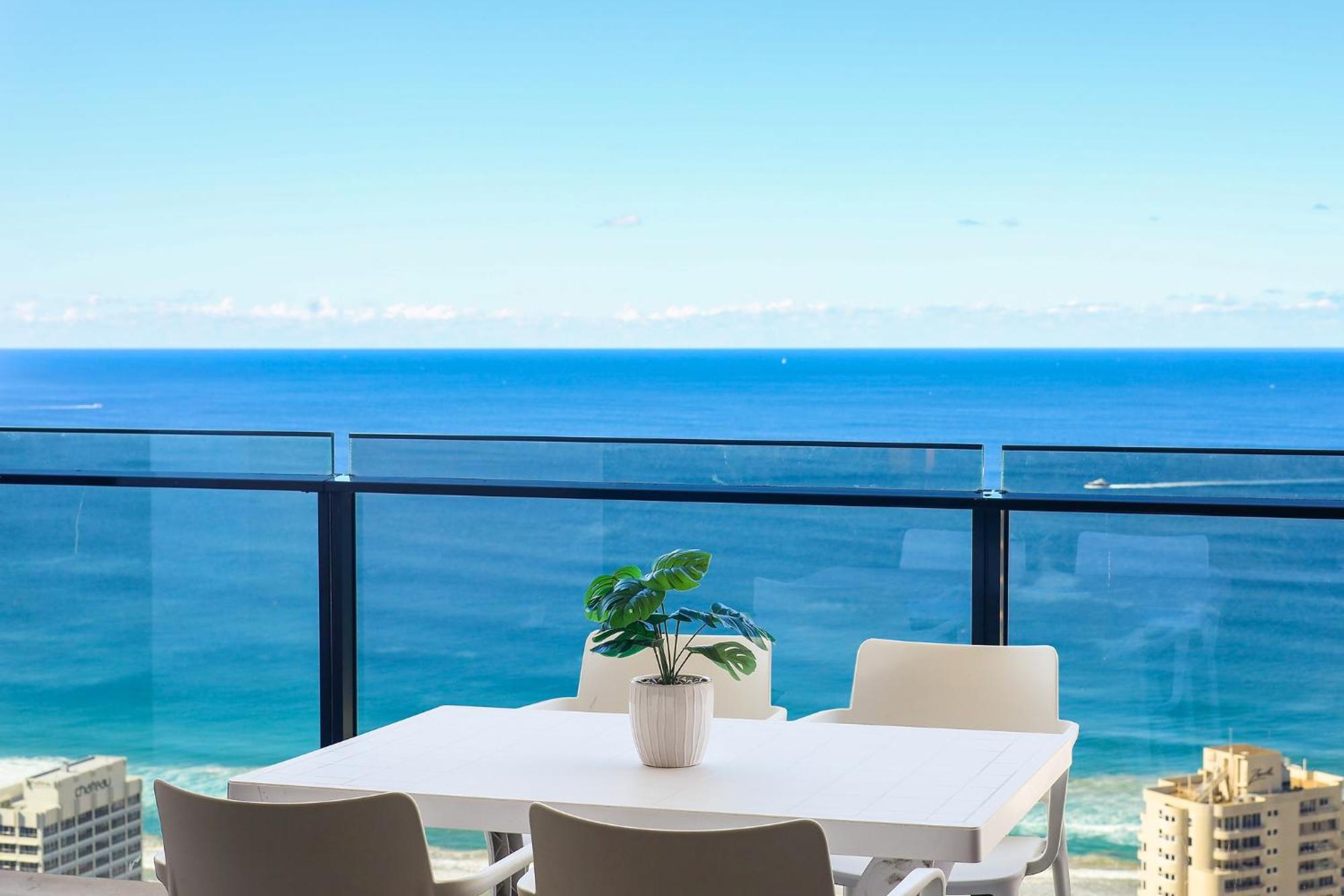 Circle On Cavill 2, 3, 4 & 5 Bedroom Skyhomes & Sub Penthouses By Gold Coast Holidays Exterior photo