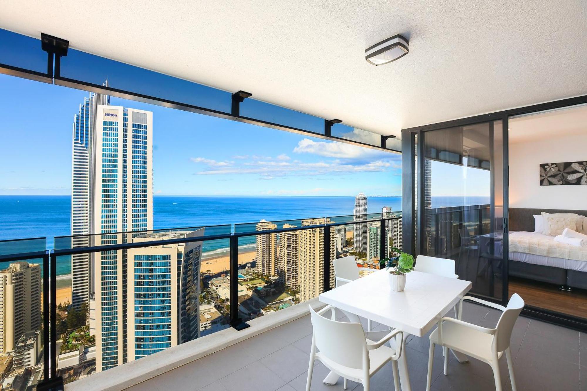 Circle On Cavill 2, 3, 4 & 5 Bedroom Skyhomes & Sub Penthouses By Gold Coast Holidays Exterior photo