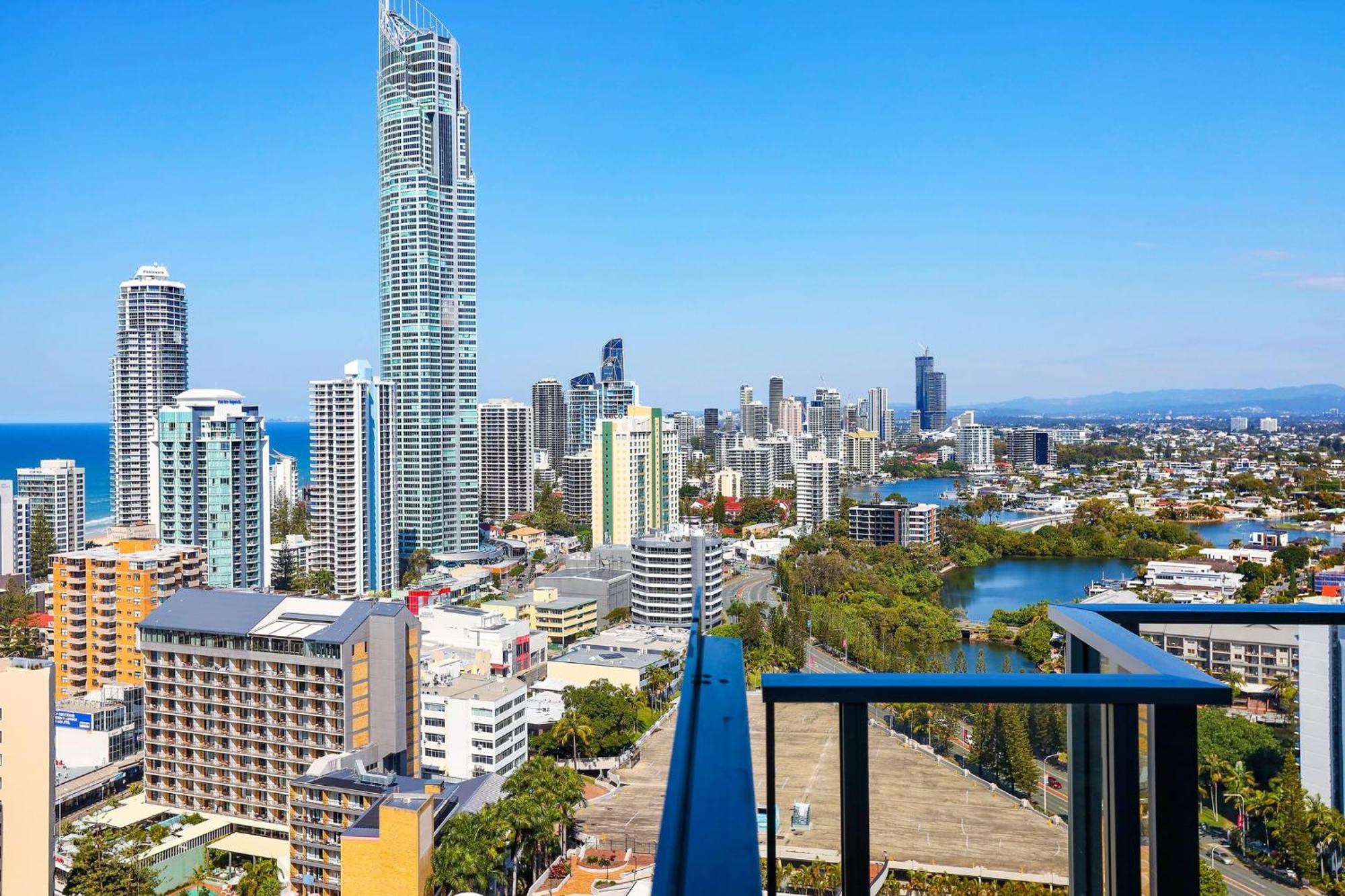 Circle On Cavill 2, 3, 4 & 5 Bedroom Skyhomes & Sub Penthouses By Gold Coast Holidays Exterior photo