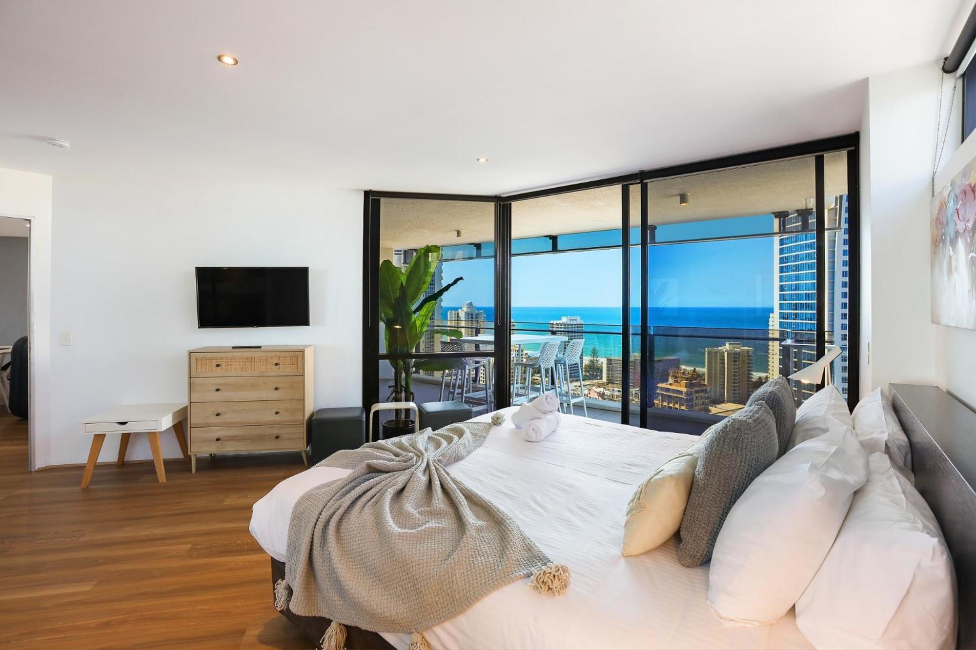 Circle On Cavill 2, 3, 4 & 5 Bedroom Skyhomes & Sub Penthouses By Gold Coast Holidays Exterior photo